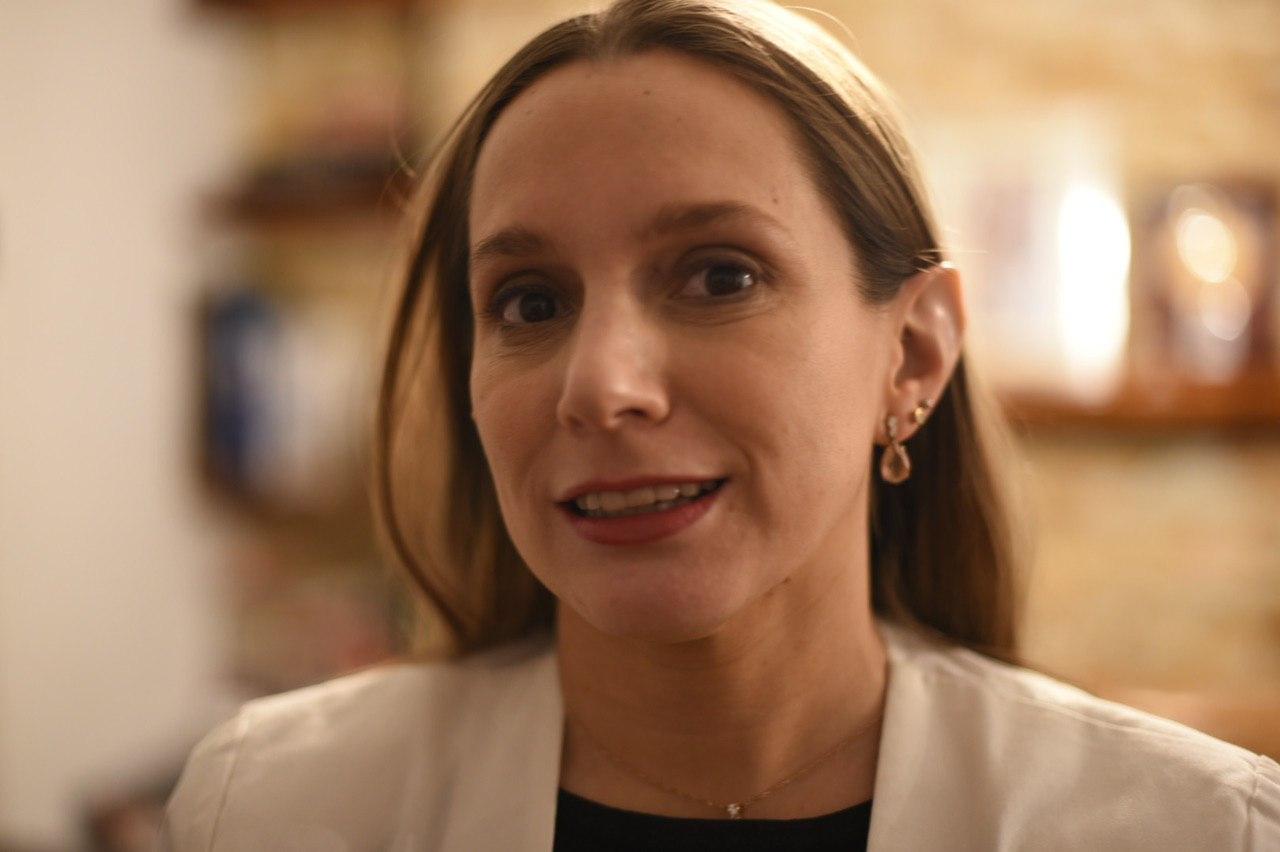 Dr. Varas